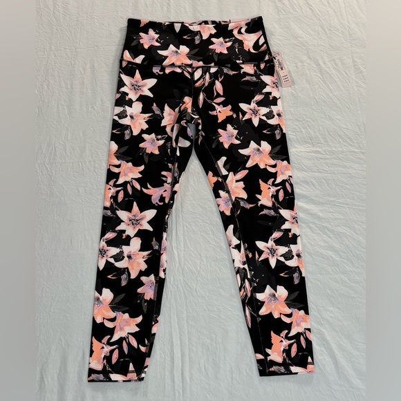 VICTORIA’S SECRET HIGH RISE 7/8 LENGTH.